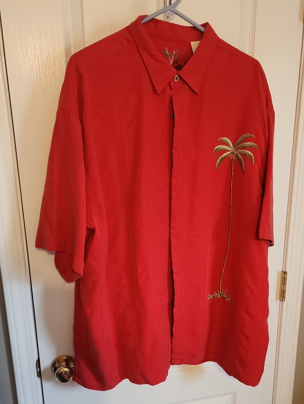 BAMBOO Red Short-Sleeve Button-Down Shirt with Palm Tree Embroidery